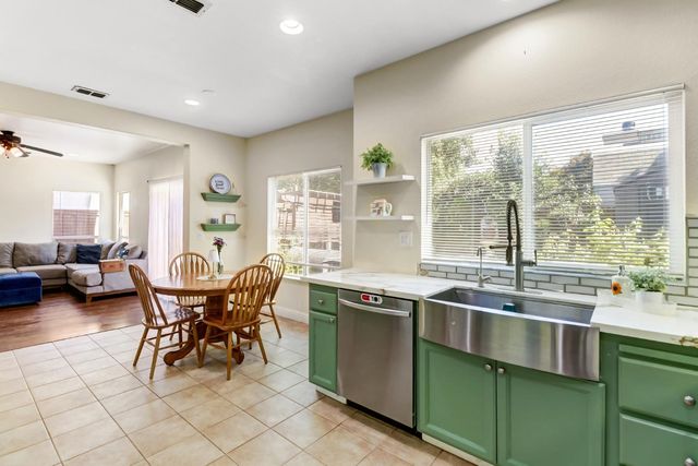 1536 Dreamy Way, Sacramento, CA 95835
