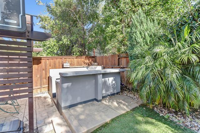 1536 Dreamy Way, Sacramento, CA 95835