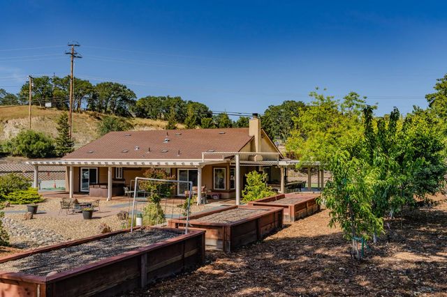 2598 Silver Rapids Rd, Valley Springs, CA 95252