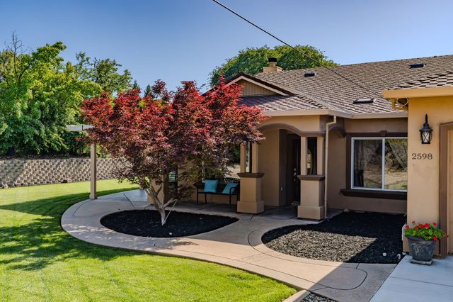 2598 Silver Rapids Rd, Valley Springs, CA 95252