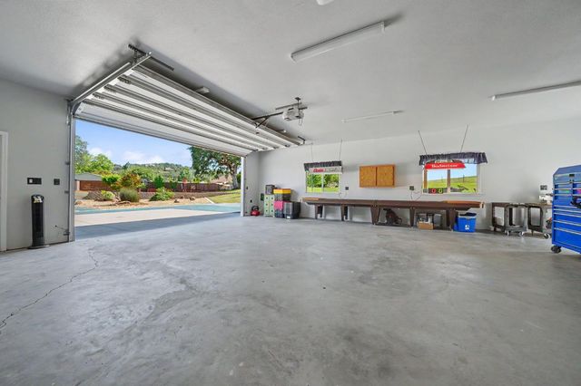 2598 Silver Rapids Rd, Valley Springs, CA 95252