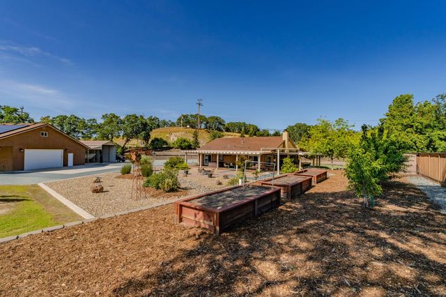 2598 Silver Rapids Rd, Valley Springs, CA 95252
