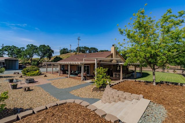 2598 Silver Rapids Rd, Valley Springs, CA 95252
