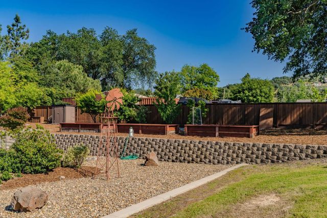 2598 Silver Rapids Rd, Valley Springs, CA 95252
