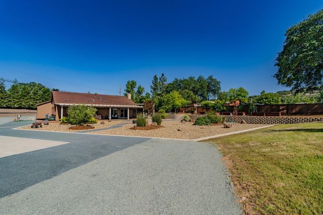 2598 Silver Rapids Rd, Valley Springs, CA 95252