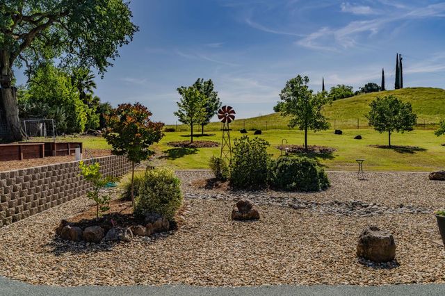 2598 Silver Rapids Rd, Valley Springs, CA 95252