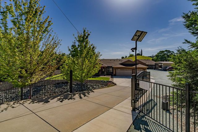 2598 Silver Rapids Rd, Valley Springs, CA 95252