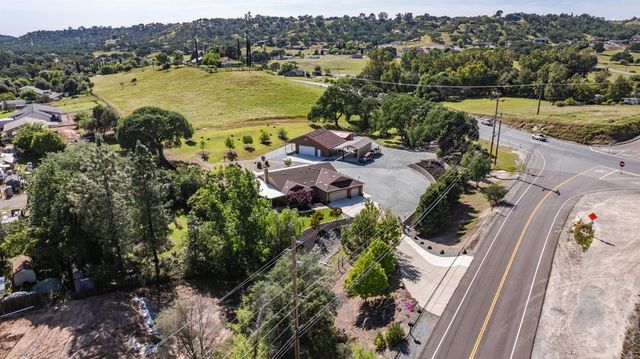 2598 Silver Rapids Rd, Valley Springs, CA 95252
