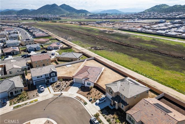 29238 Shane Court, Winchester, CA 92596