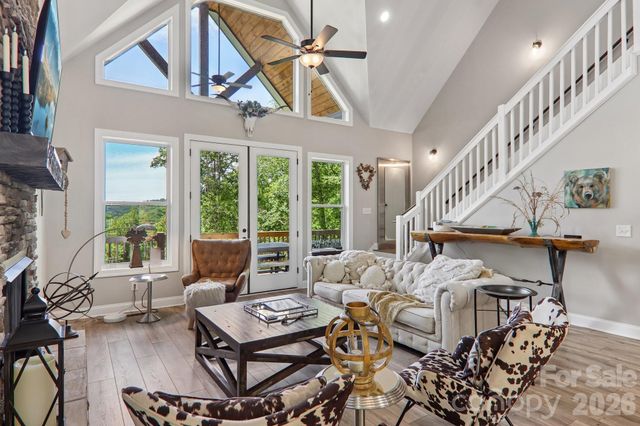 1105 Falls View Drive, Bryson City, NC 28713