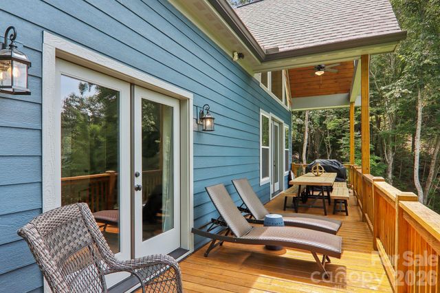 1105 Falls View Drive, Bryson City, NC 28713