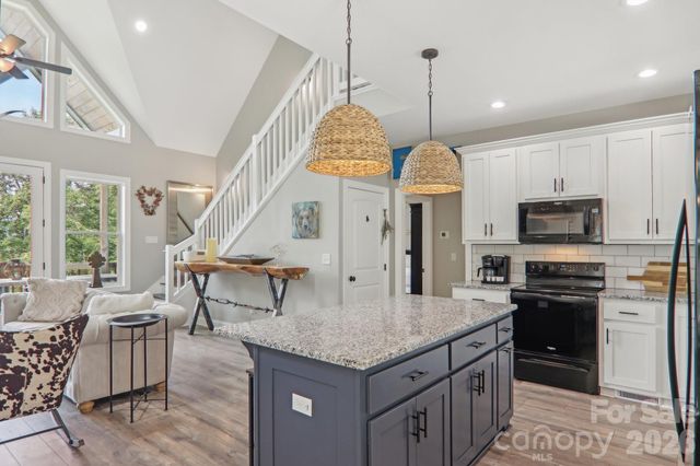 1105 Falls View Drive, Bryson City, NC 28713