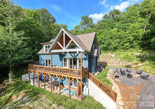1105 Falls View Drive, Bryson City, NC 28713