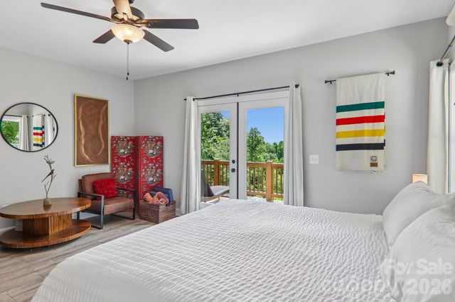 1105 Falls View Drive, Bryson City, NC 28713
