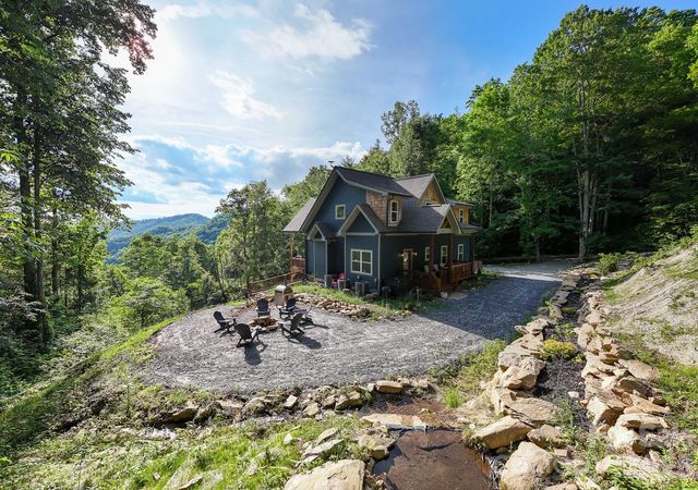 1105 Falls View Drive, Bryson City, NC 28713