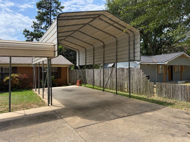 5525 Knollcrest Drive, Shreveport, LA 71129