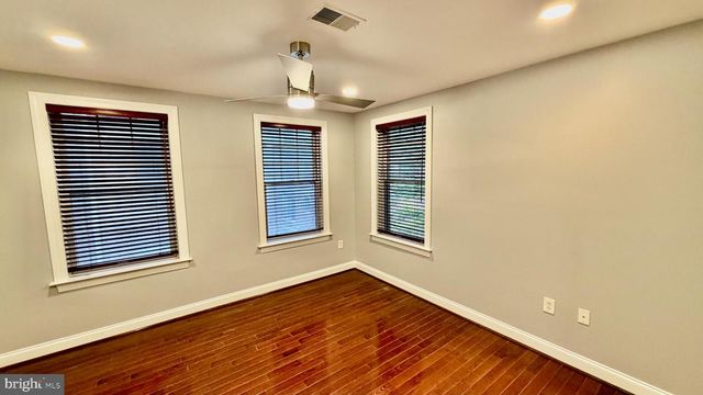 866 INDEPENDENCE CT, Philadelphia, PA 19147