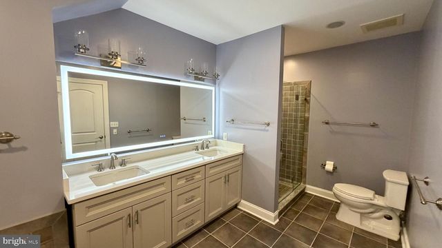 866 INDEPENDENCE CT, Philadelphia, PA 19147