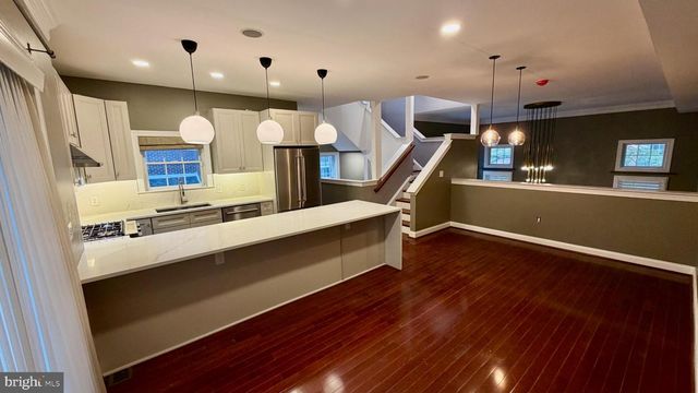 866 INDEPENDENCE CT, Philadelphia, PA 19147