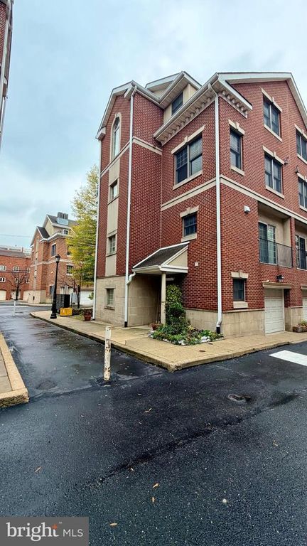 866 INDEPENDENCE CT, Philadelphia, PA 19147