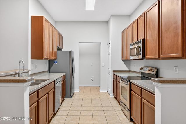 8188 CABIN LAKE Circle 108, Jacksonville, FL 32256