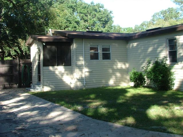 11709 HOYT AVENUE, Tampa, FL 33617