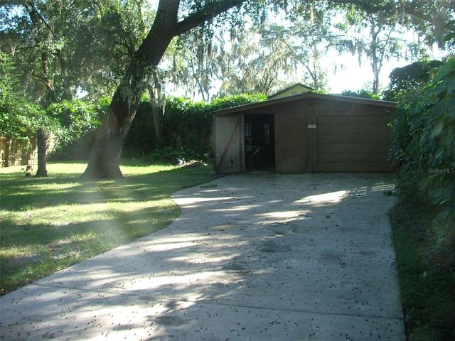 11709 HOYT AVENUE, Tampa, FL 33617