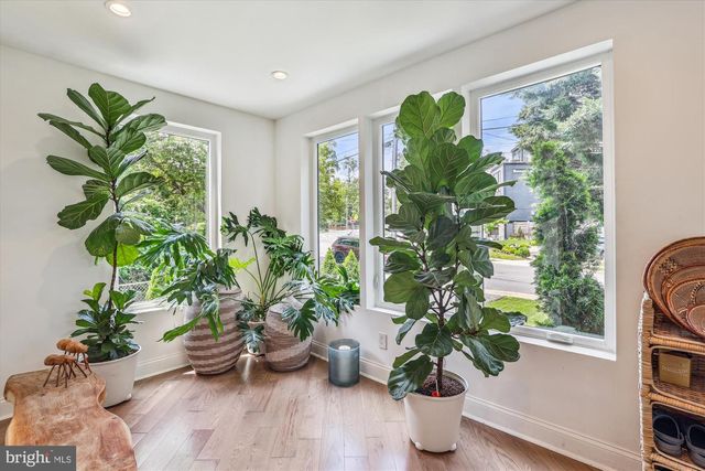 2820 1ST ROAD, Arlington, VA 22201