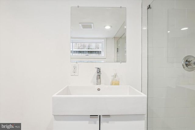 2820 1ST ROAD, Arlington, VA 22201