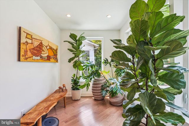 2820 1ST ROAD, Arlington, VA 22201