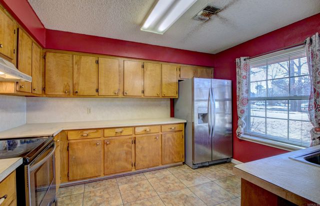 6009 S Cedar Street, Pine Bluff, AR 71603