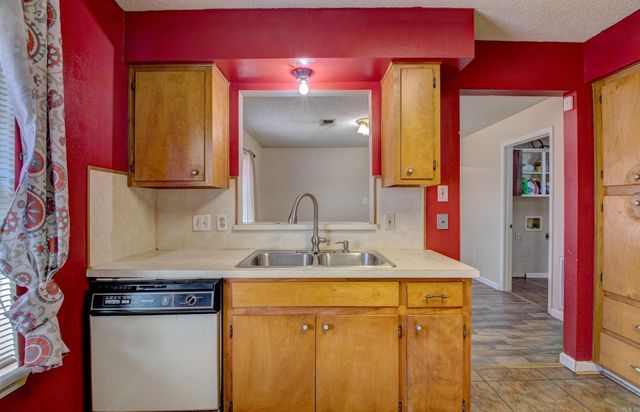 6009 S Cedar Street, Pine Bluff, AR 71603