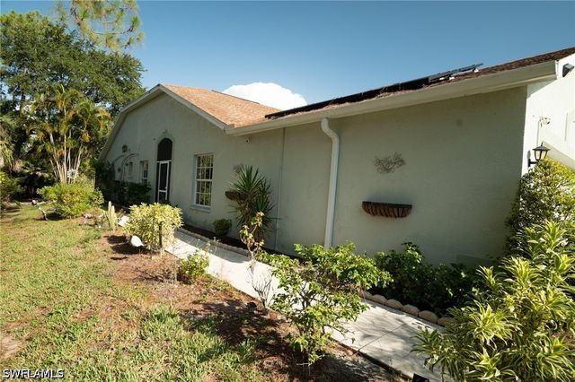 5205 Whitten DR 57, Naples, FL 34104