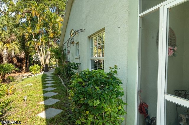 5205 Whitten DR 57, Naples, FL 34104