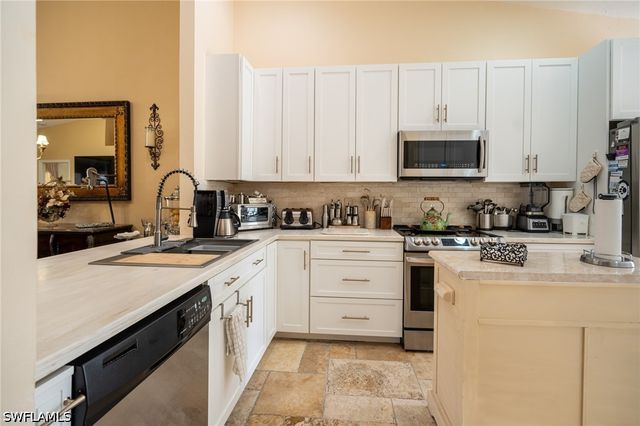 5205 Whitten DR 57, Naples, FL 34104