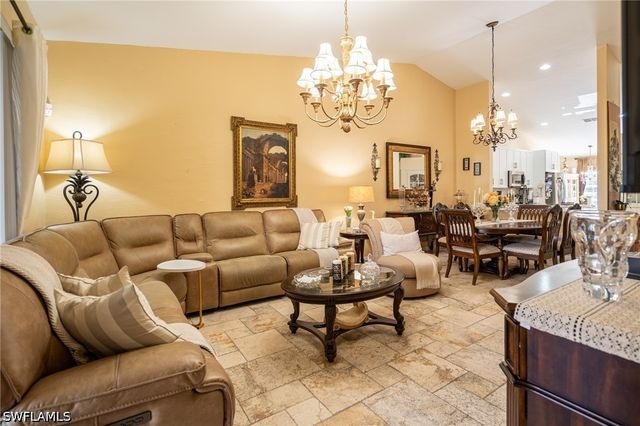5205 Whitten DR 57, Naples, FL 34104