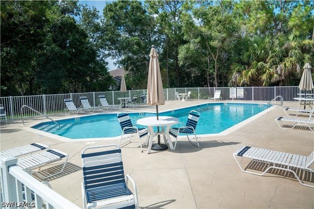 5205 Whitten DR 57, Naples, FL 34104
