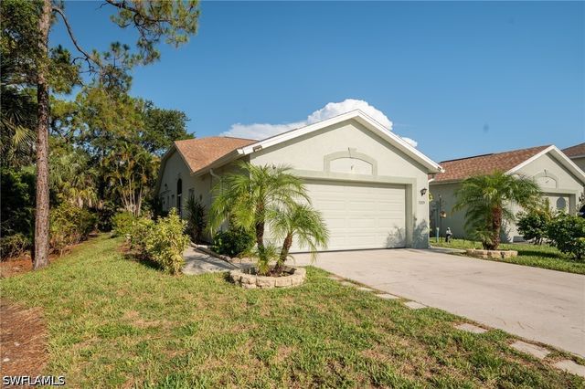 5205 Whitten DR 57, Naples, FL 34104