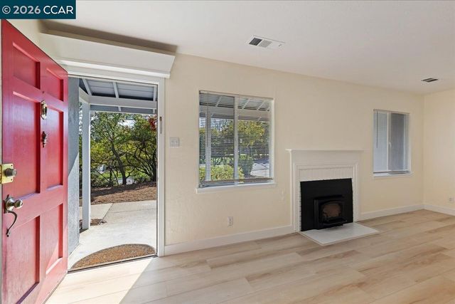 848 Cumberland Dr, Pleasant Hill, CA 94523