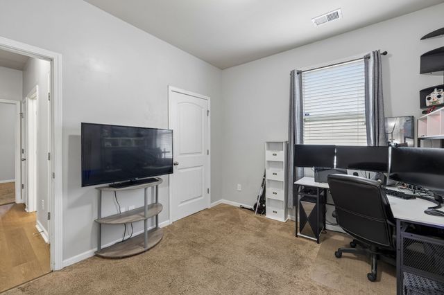 668 Prominence Rd, Columbia, TN 38401