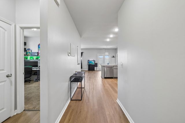 668 Prominence Rd, Columbia, TN 38401