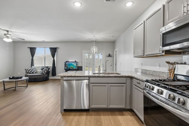 668 Prominence Rd, Columbia, TN 38401