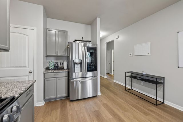 668 Prominence Rd, Columbia, TN 38401