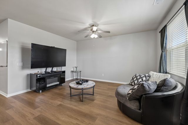 668 Prominence Rd, Columbia, TN 38401