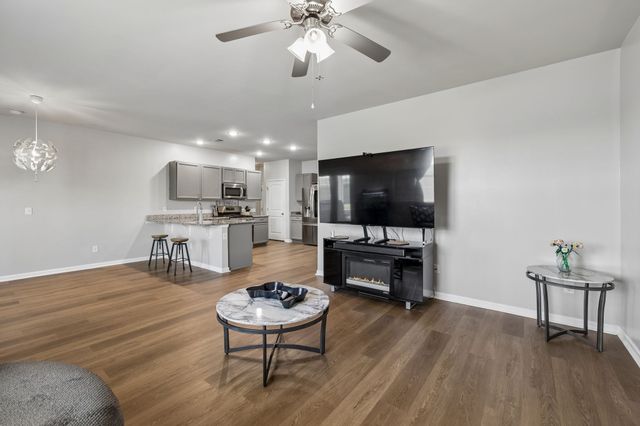 668 Prominence Rd, Columbia, TN 38401