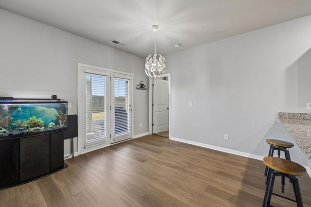 668 Prominence Rd, Columbia, TN 38401