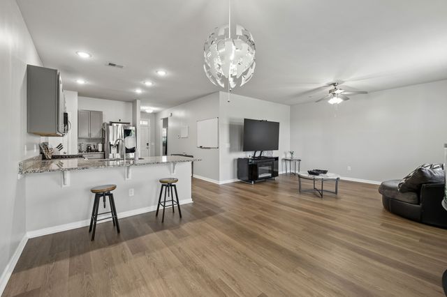 668 Prominence Rd, Columbia, TN 38401
