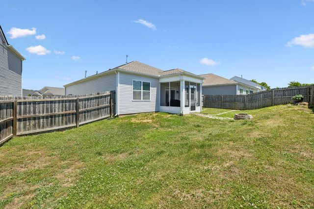 668 Prominence Rd, Columbia, TN 38401