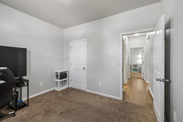 668 Prominence Rd, Columbia, TN 38401