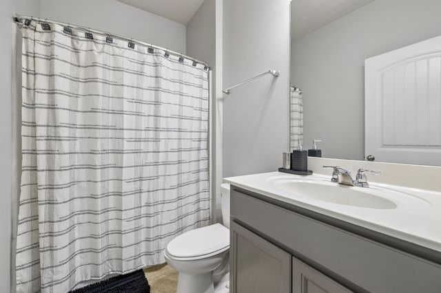 668 Prominence Rd, Columbia, TN 38401